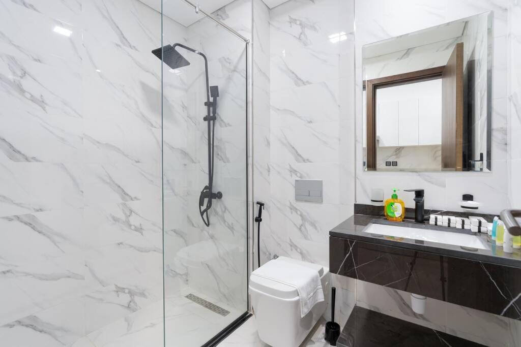 And Cozy Elysee 2 In Jvc - Apartment Dubai